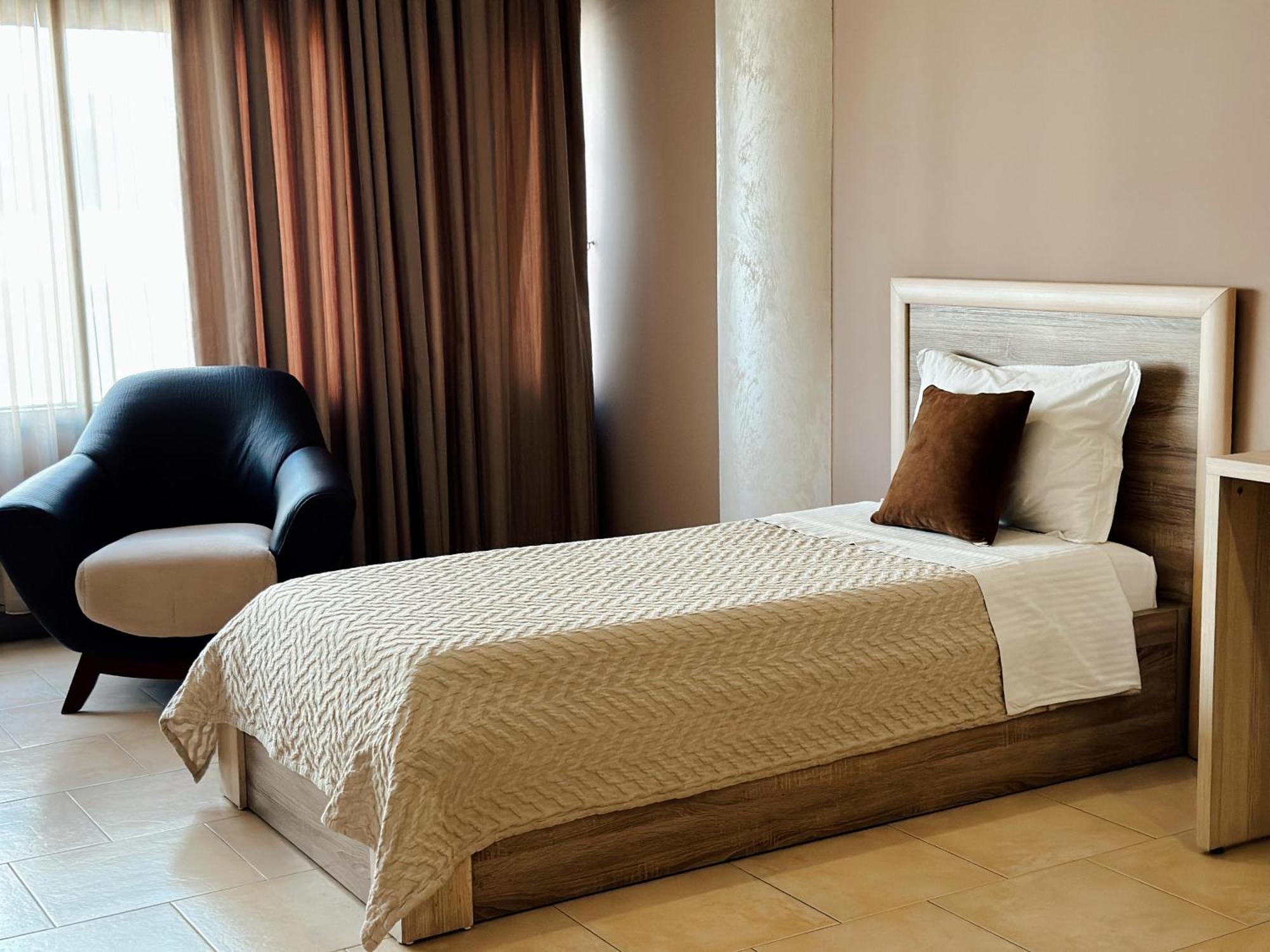 Hotel Terminal Tirana Bregu i Lumit Dış mekan fotoğraf