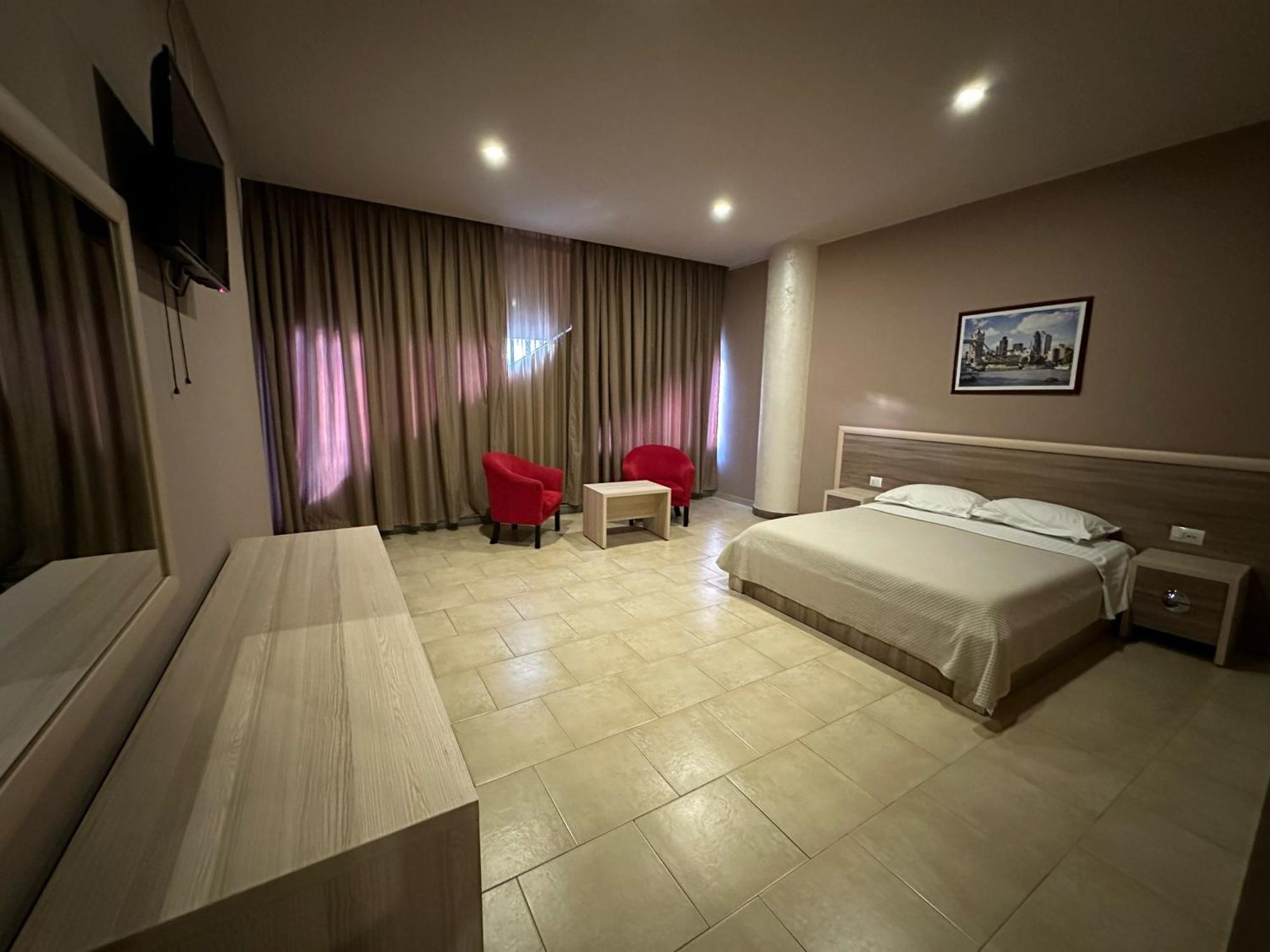 Hotel Terminal Tirana Bregu i Lumit Dış mekan fotoğraf