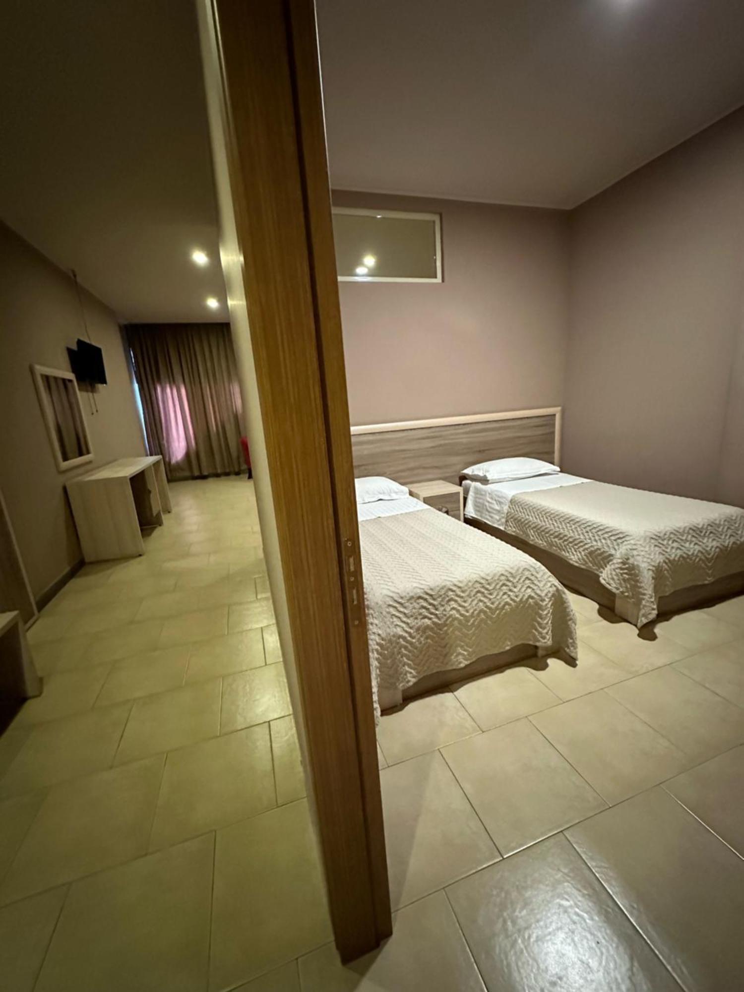Hotel Terminal Tirana Bregu i Lumit Dış mekan fotoğraf